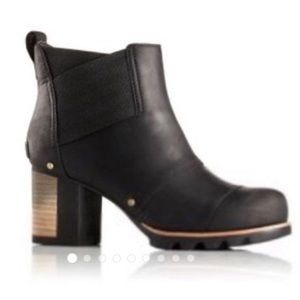 Sorel Addington Chelsea boots